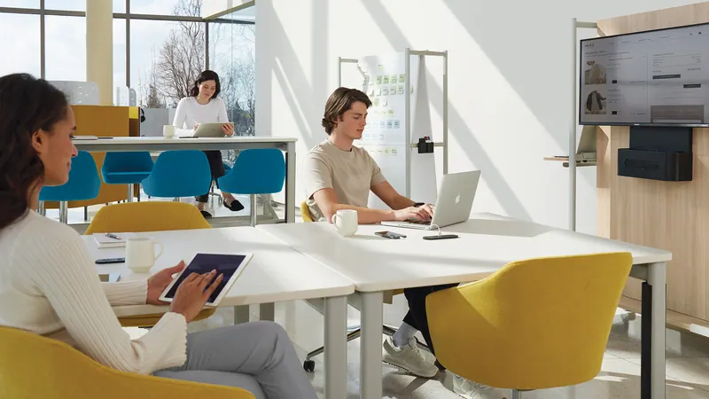 Team table, manufacturer photo