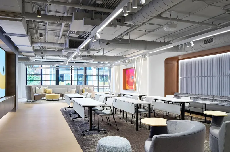 Training room, manufacturer photo #244