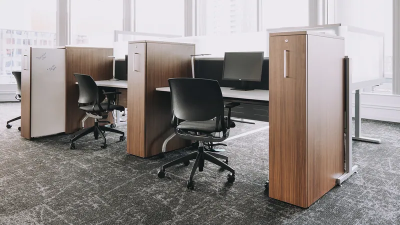 Workstations, manufacturer photo